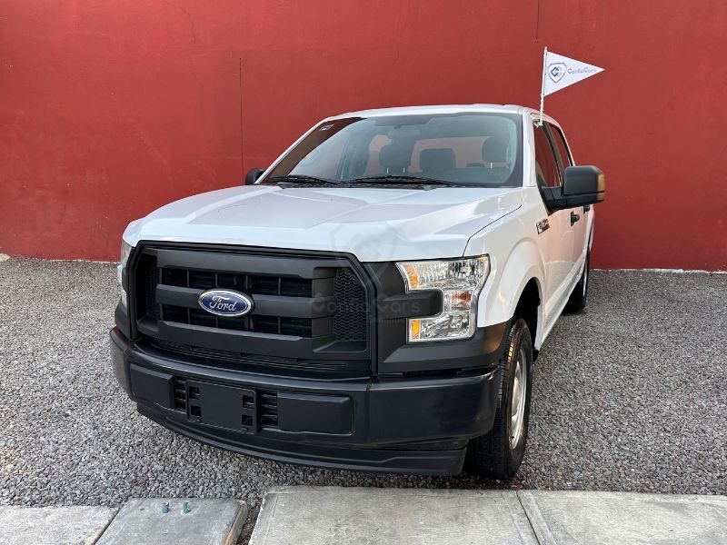 FORD F150 XL SUPERCREW 1