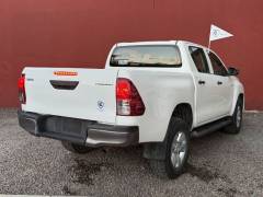 TOYOTA HILUX DC SR 5