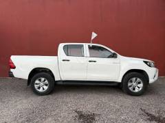 TOYOTA HILUX DC SR 6