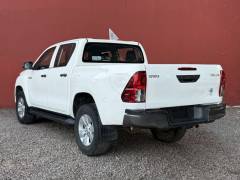 TOYOTA HILUX DC SR 3