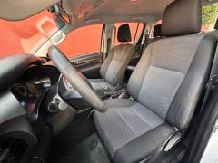 Toyota Hilux DB SR 2018 B 17