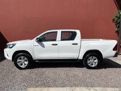 Toyota-Hilux-Doble-Cabina-SR-2018-7900-1